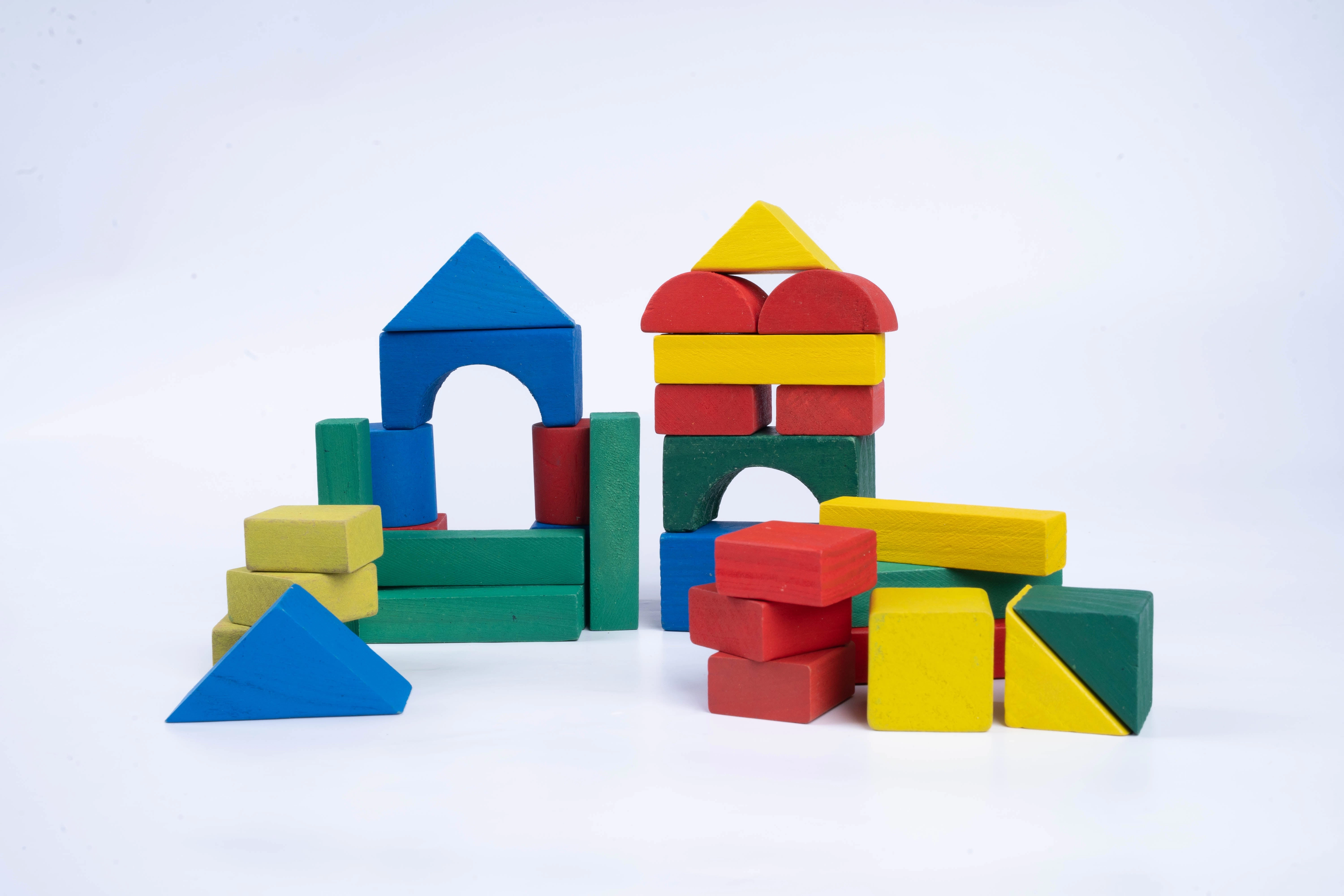 Backpack with wooden buidling blocks