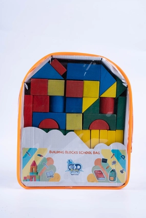 Backpack with wooden buidling blocks
