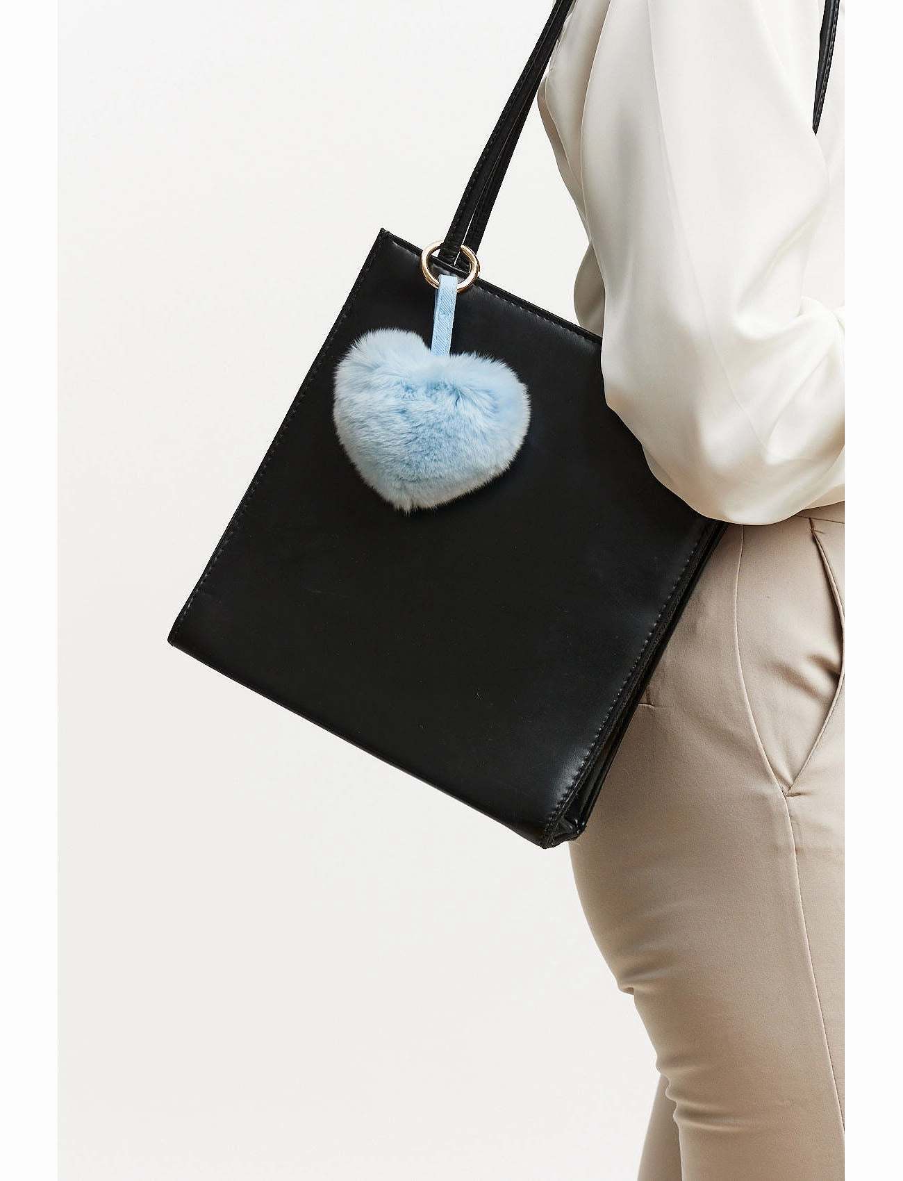 Bagcharm heart-shaped fur - ice blue