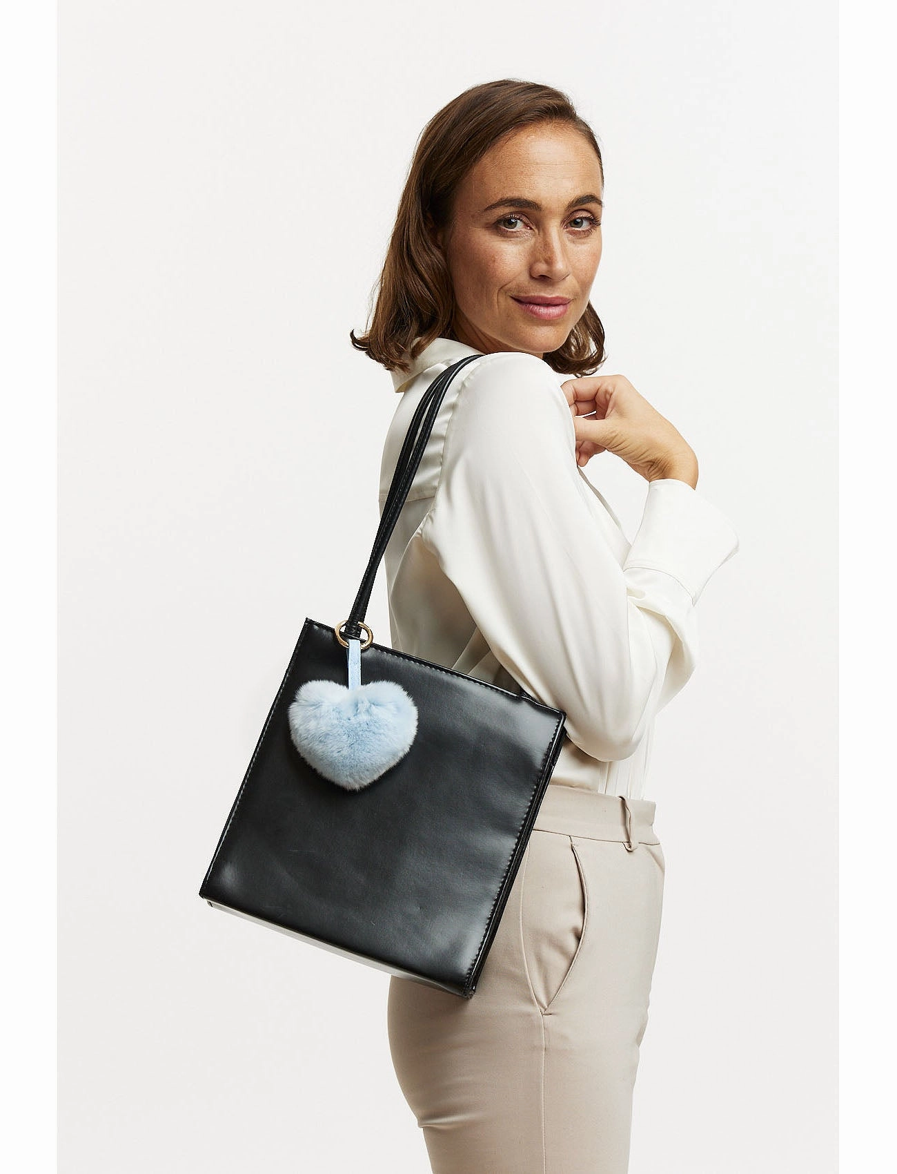 Bagcharm heart-shaped fur - ice blue