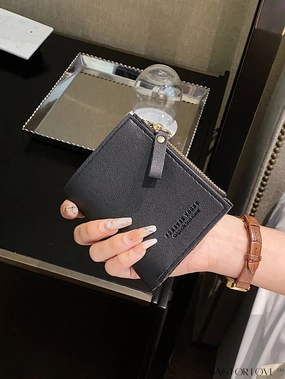 BagForLove - Stylish Square Zipper Purse: Compact Ladys Wallet with Sleek Design