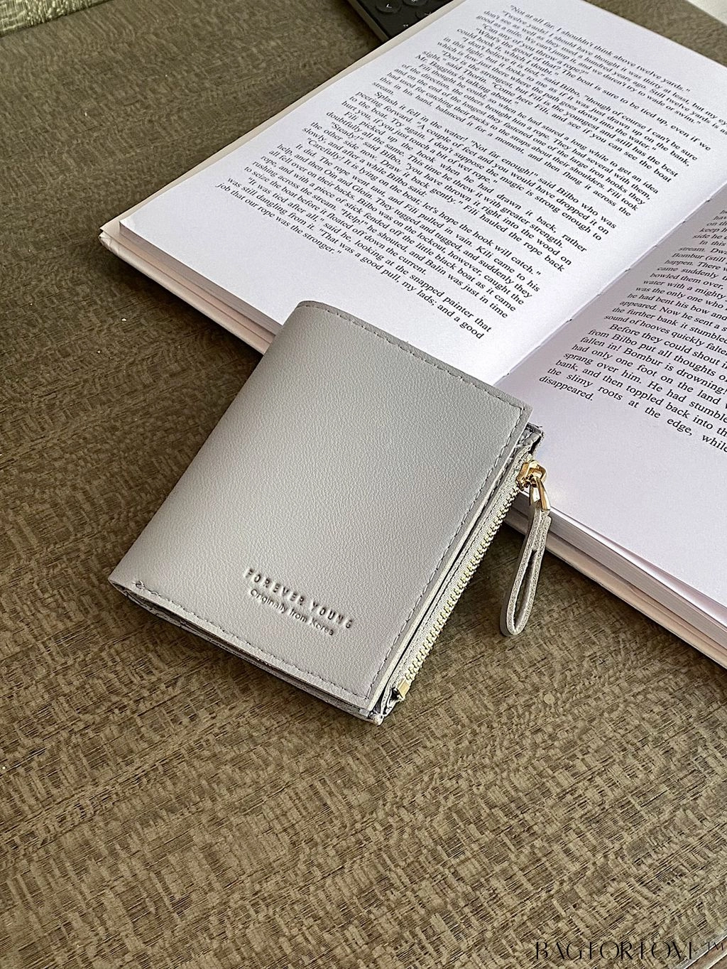 BagForLove - Stylish Square Zipper Purse: Compact Ladys Wallet with Sleek Design