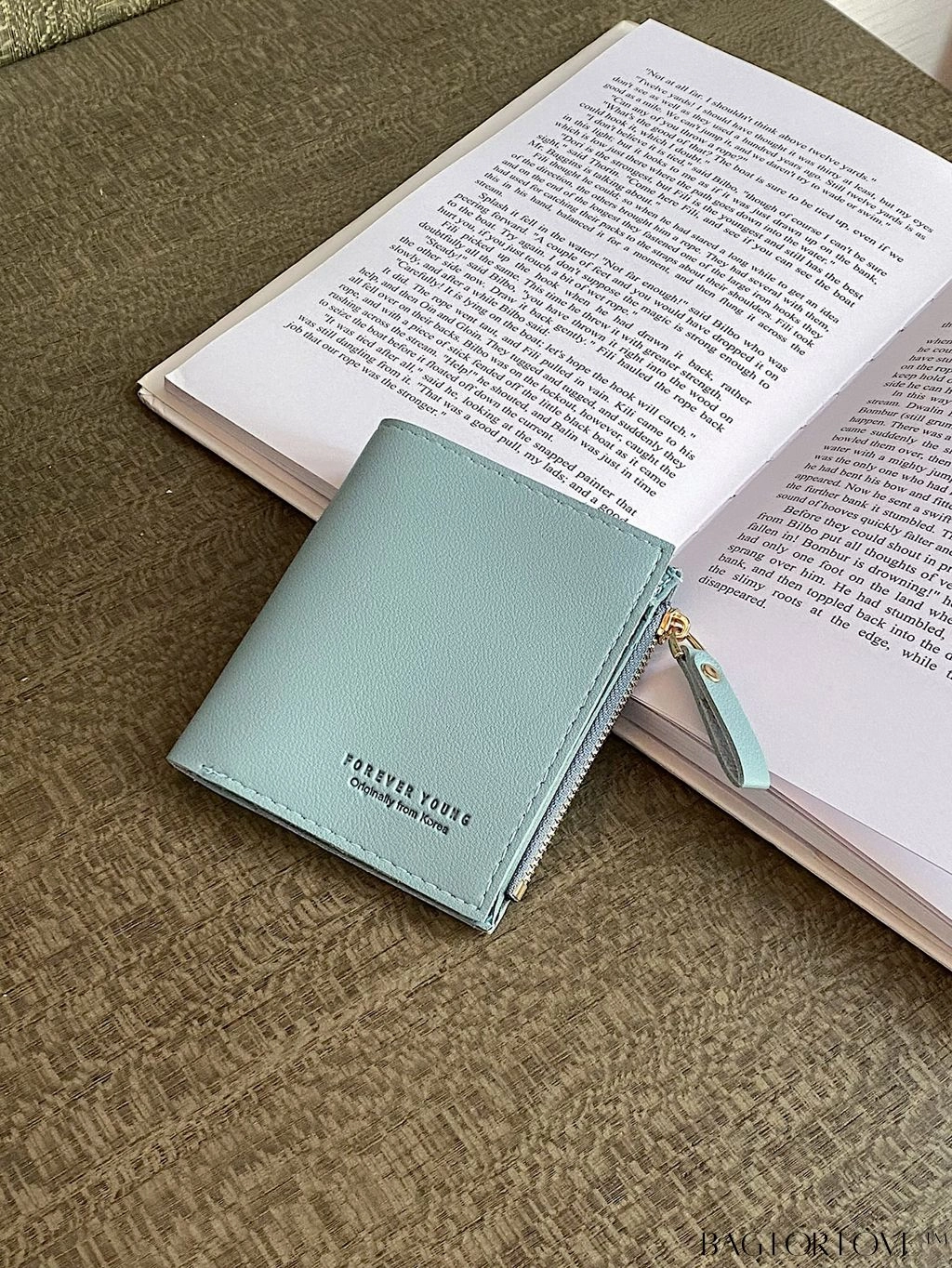 BagForLove - Stylish Square Zipper Purse: Compact Ladys Wallet with Sleek Design