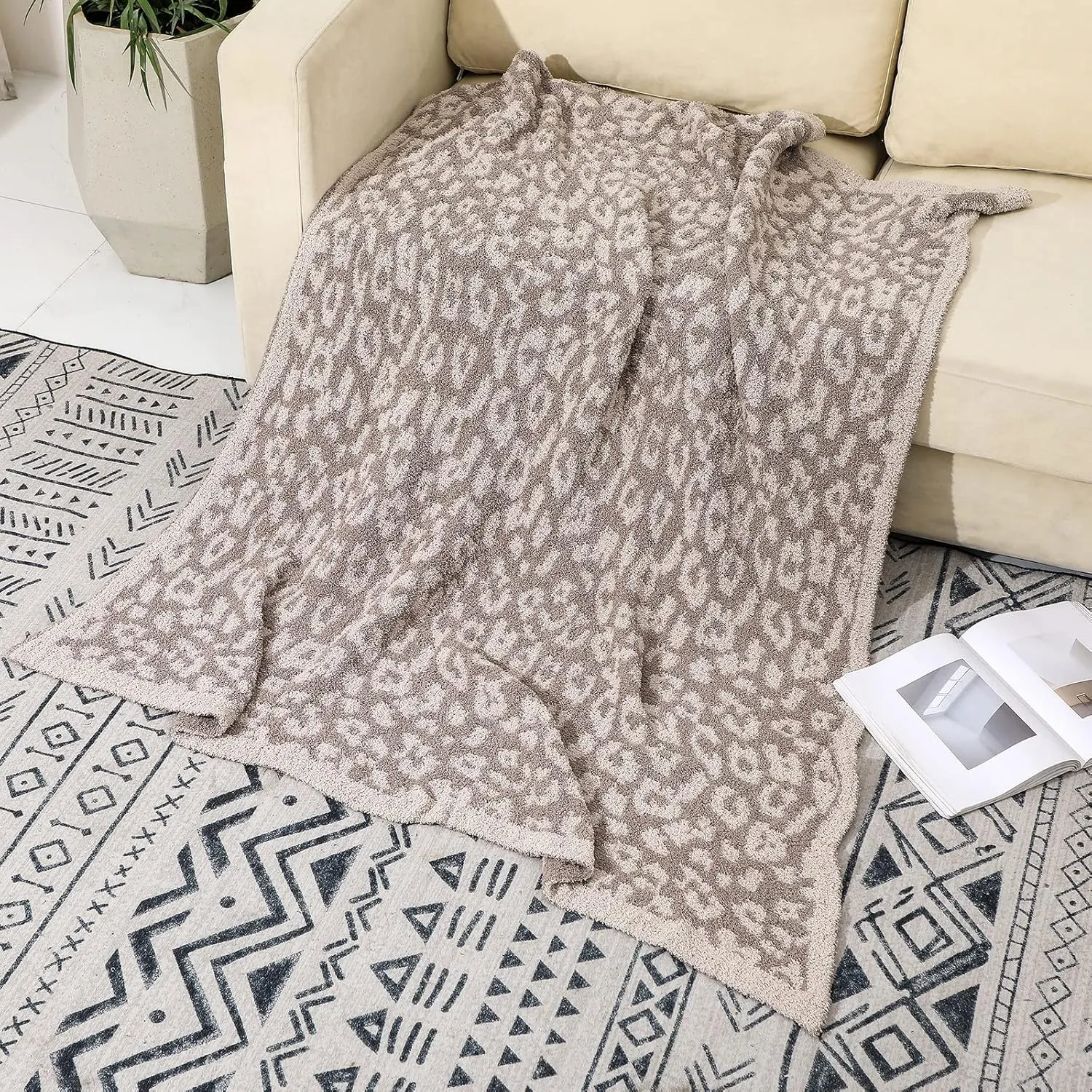 bearberry Fuzzy Leopard Knitted Throw Blanket Soft Cozy Warm Microfiber Blanket for Couch Sofa Bed Travel (Linen/Warm Gray, 50"x60")