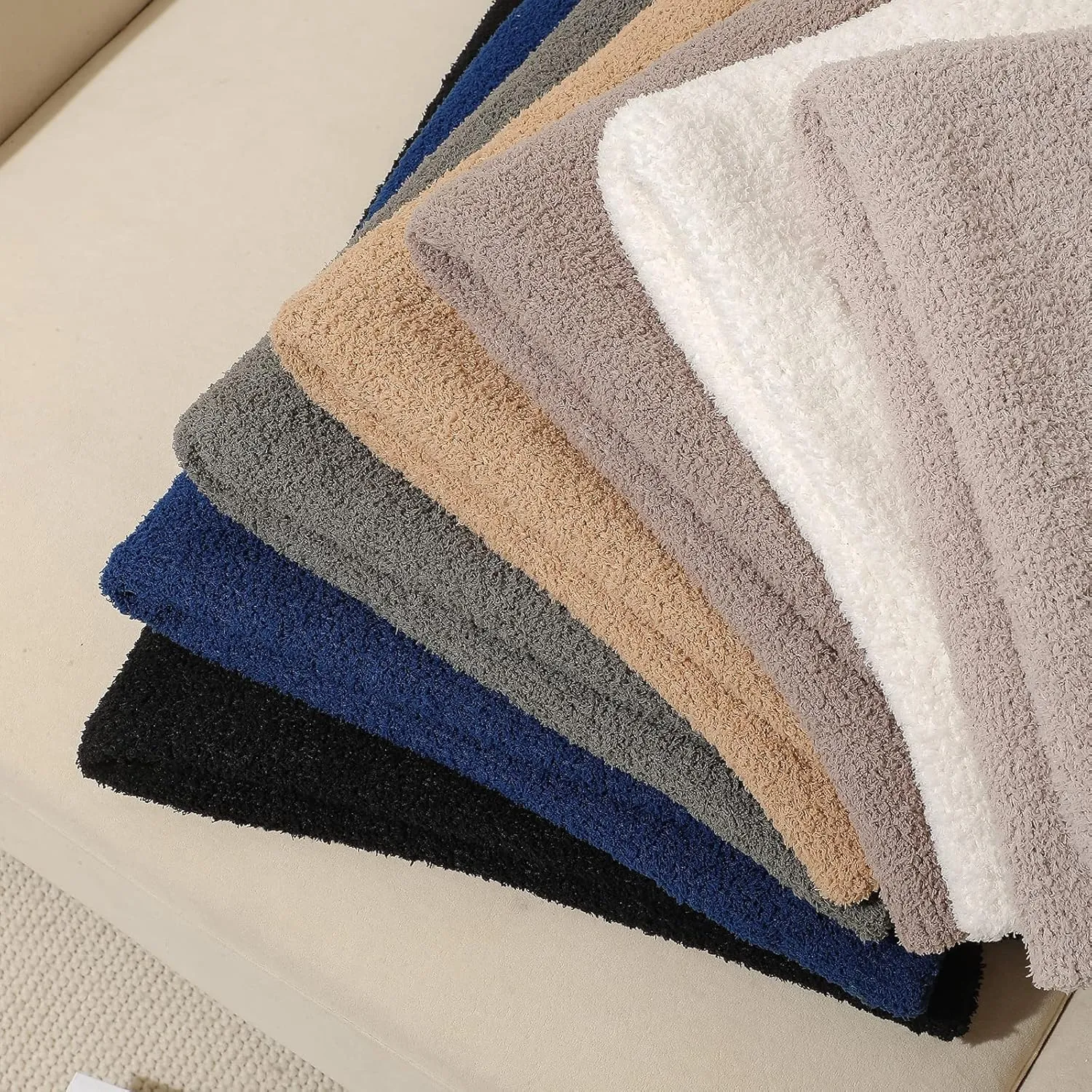 bearberry Super Soft Fluffy Throw Blanket Lightweight Cozy Warm Throw Blankets for Couch Bed Sofa All Season (Camel, 50”x60”)