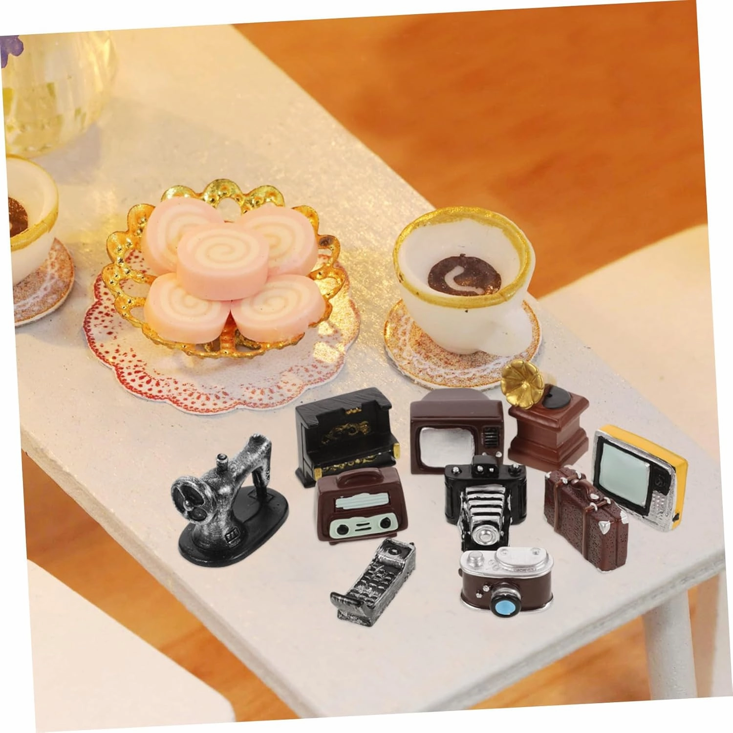 BESPORTBLE 1 Set Miniature Retro Home Appliances Decorative Mini House Supplies for DIY Tabletop Decoration Lifelike Furniture Models for Collectors