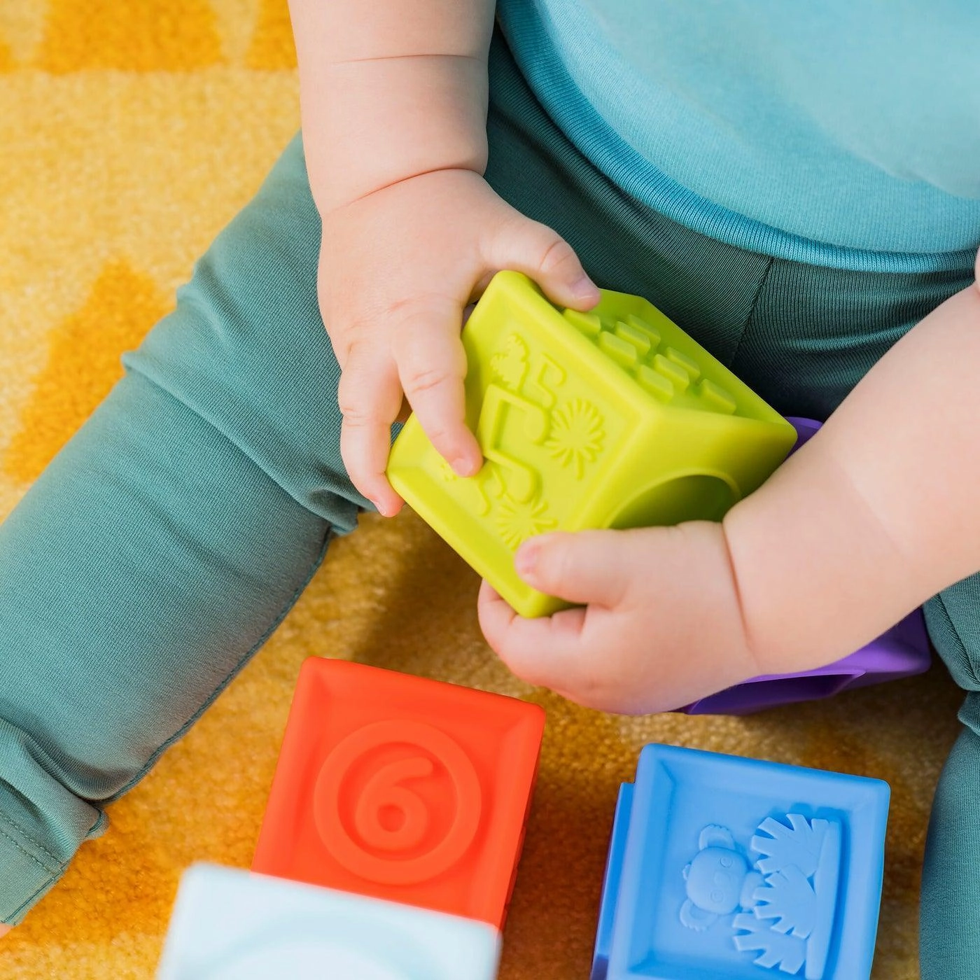 Bright Starts KaledioCubes™ 9 Stack & Squeeze Blocks