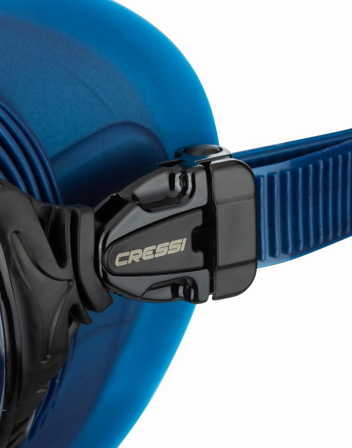 Cressi Adult Dive Mask with Advanced Fog System and Improved Downward Visibility - Quantum: Made in Italy