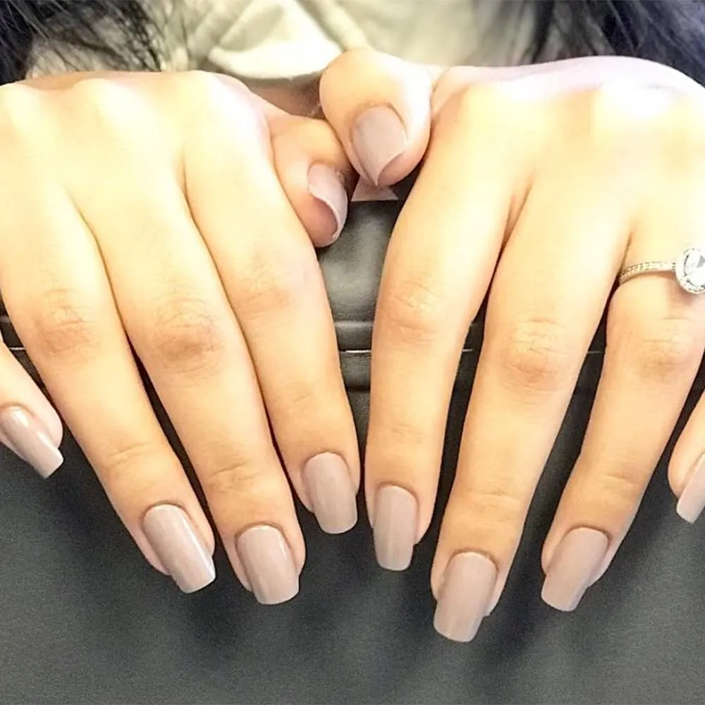 Dazzle Dry Mini Kit 4 Step System - Broadway Beige, a cool and medium greige with purple undertones. Full coverage cream. (5 Piece Kit / 5 Manicures)