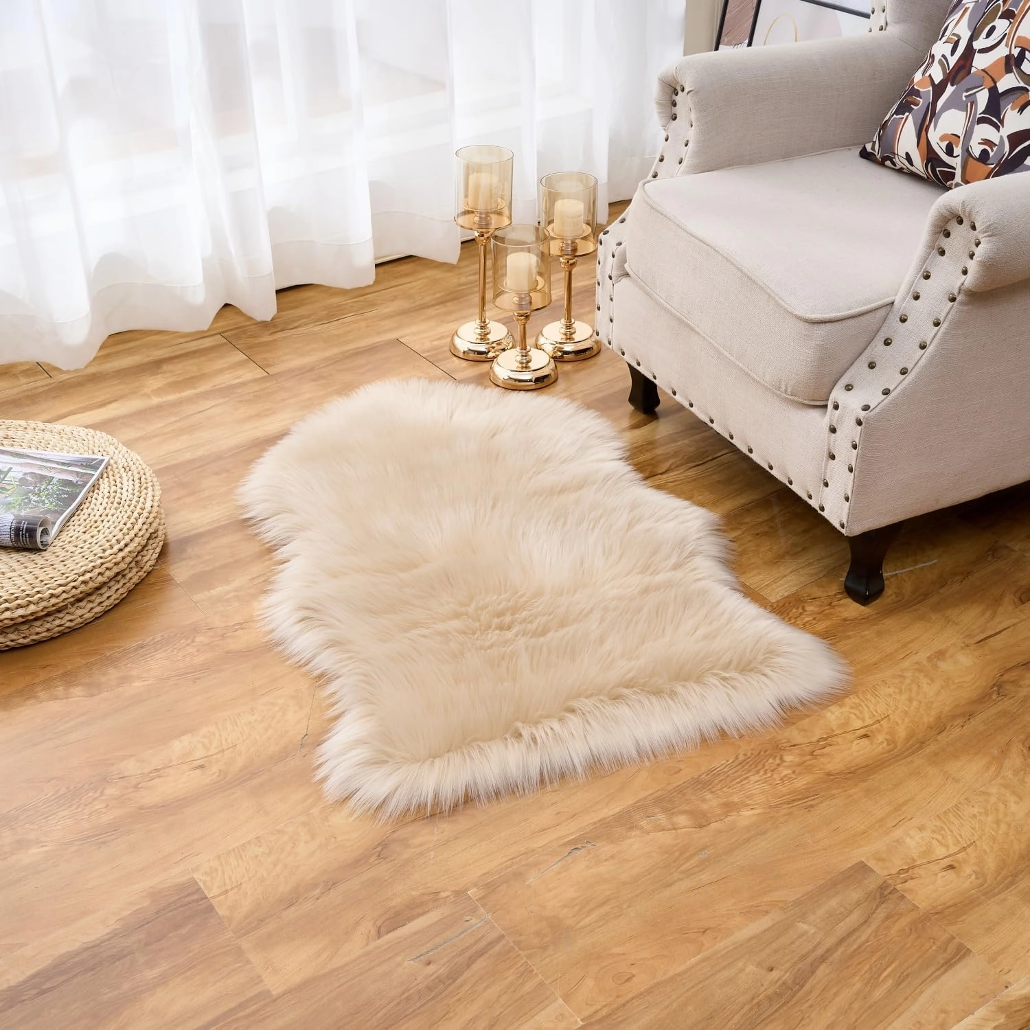 EasyJoy Ultra Soft Fluffy Shaggy Area Rug Faux Fur Rug Chair Cover Seat Pad Fuzzy Area Rug for Bedroom Floor Sofa Living Room (2 x 3 ft Sheepskin, Beige)