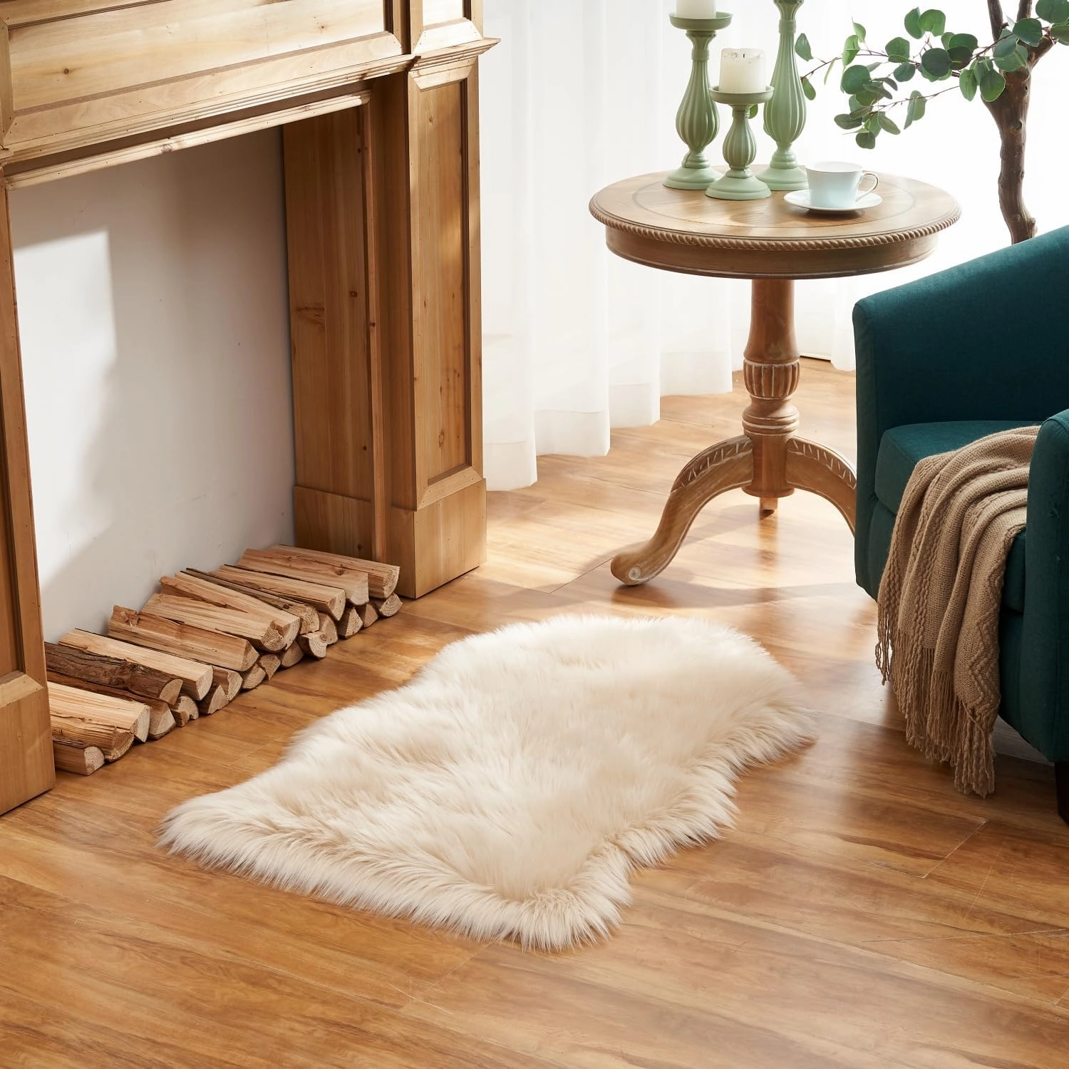 EasyJoy Ultra Soft Fluffy Shaggy Area Rug Faux Fur Rug Chair Cover Seat Pad Fuzzy Area Rug for Bedroom Floor Sofa Living Room (2 x 3 ft Sheepskin, Beige)