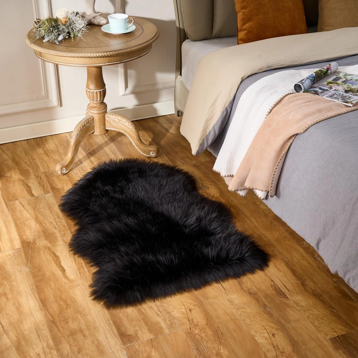EasyJoy Ultra Soft Fluffy Shaggy Area Rug Faux Fur Rug Chair Cover Seat Pad Fuzzy Area Rug for Bedroom Floor Sofa Living Room (2 x 3 ft Sheepskin, Black)