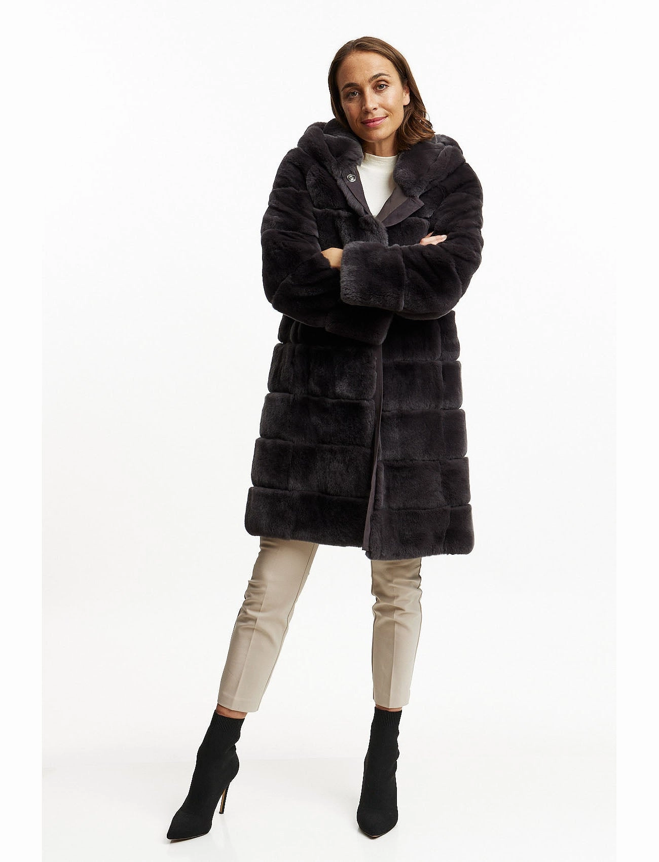 Fur jacket with hood - basalt grey