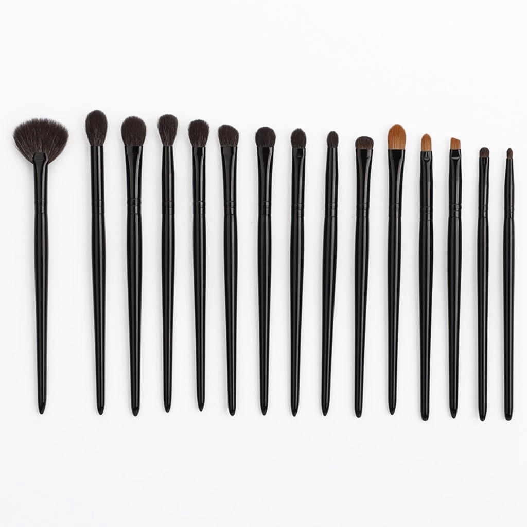 HBJWOV Eye Shadow Brush Eye Brush Set Makeup Artist Makeup Brush Copper Tube Halo Dye Concealer Silkworm Brush