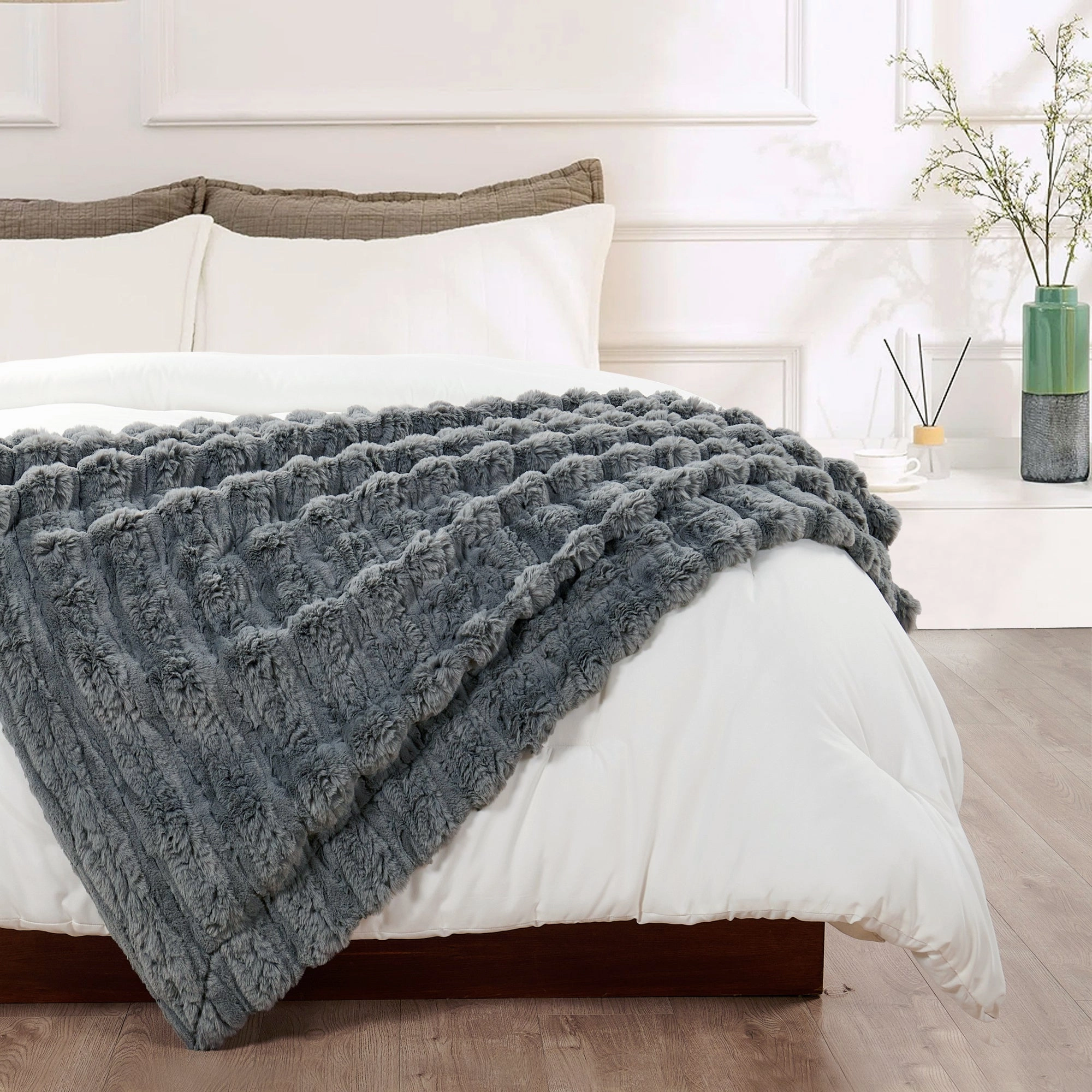 Line Drawing Faux Fur Throw Blanket
