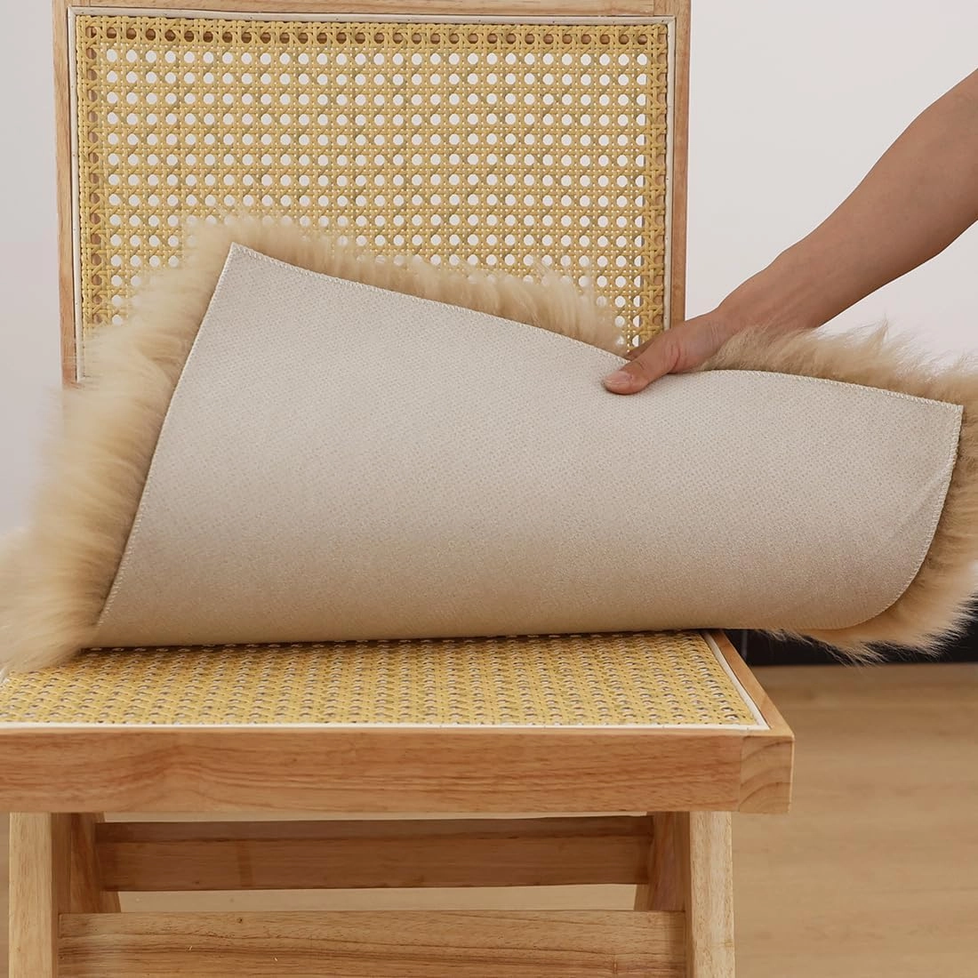 LLB Sheepskin Chair Cushion Non-Slip Back Square Genuine Fur Chair Cover Silky Natural Wool Seat Cushion Pad Soft Area Rugs Carpet for Home Office Restaurant Chair 18x18 Inch (Pack of 1), Tan