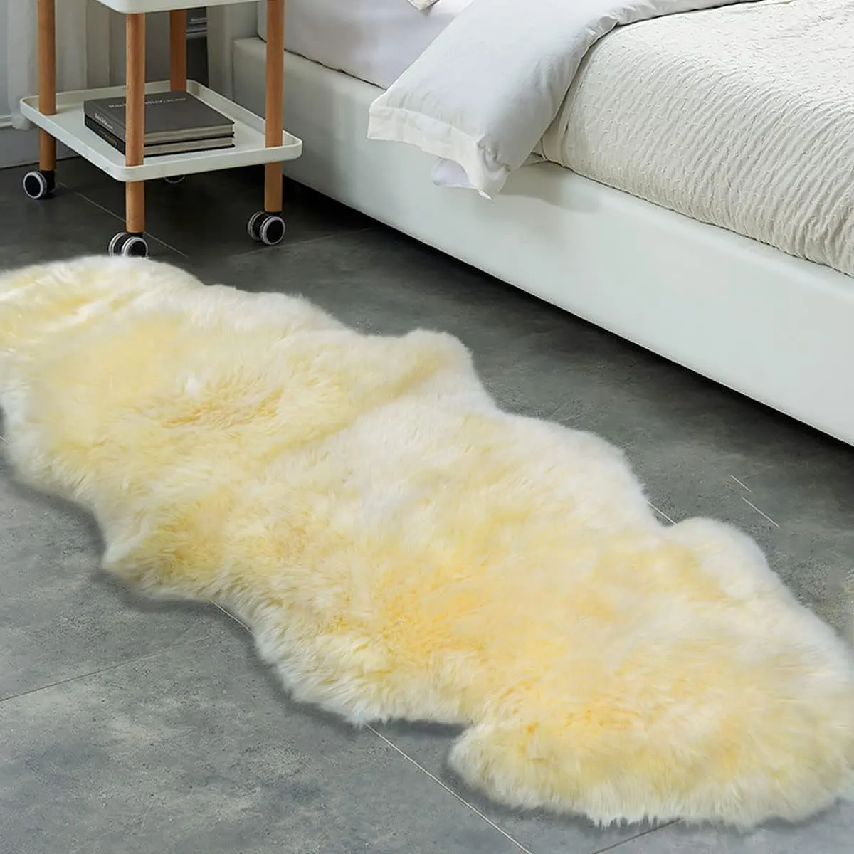 OKAYDA Genuine New Zealand Sheepskin Area Rug Soft Lambskin Decorative Rug for Bedroom Sofa Floor One Pelt (Beige 2 pelt)