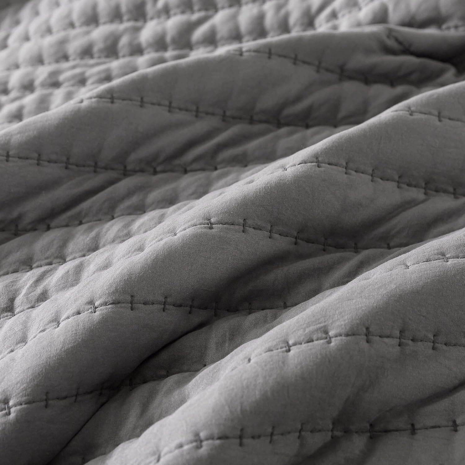 ROARINGWILD Dark Grey Queen Size Quilt Bedding Sets with Pillow Shams, Full Lightweight Soft Bedspread Coverlet, Quilted Blanket Thin Comforter Bed Cover for All Season, 3 Pieces, 90x90 inches