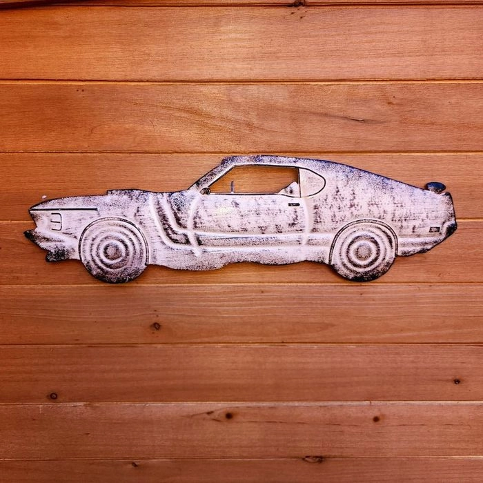 Roseland Racer Metal Racing Car Wall Art