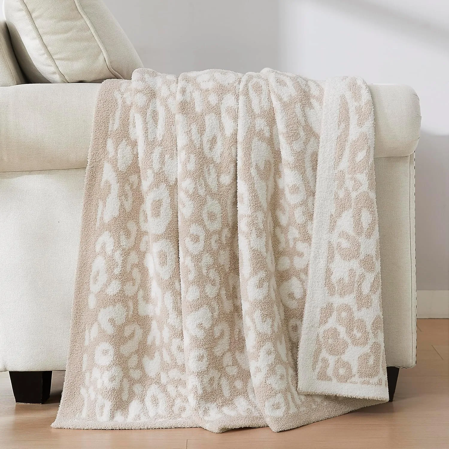 R.SHARE Beige Leopard Cheetah Print Throw Blanket 50x70 Inch Reversible, Super Soft Feather Knit Microfiber Comfy Cozy Lightweight Fluffy Fuzzy Warm Cute for Couch Sofa Chair Bed