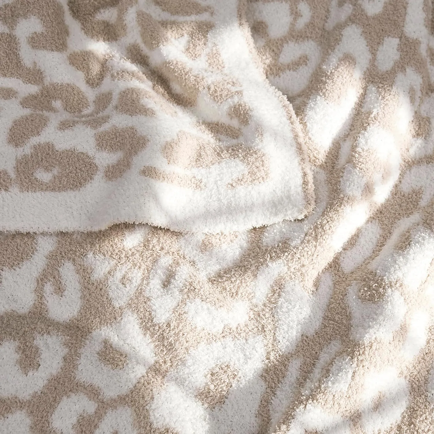 R.SHARE Beige Leopard Cheetah Print Throw Blanket 50x70 Inch Reversible, Super Soft Feather Knit Microfiber Comfy Cozy Lightweight Fluffy Fuzzy Warm Cute for Couch Sofa Chair Bed