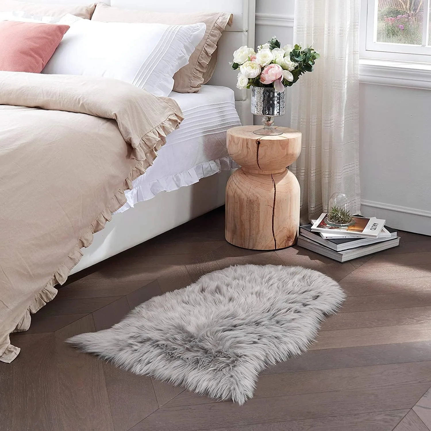 Small Faux Fur Rug, 2x4 ft Ultra Soft Sheepskin Rug Chair Sofa Cover Seat Pad, Grey Fluffy Shag Rug for Bedroom Nursery Kids Room, Gray Shaggy Rug Fuzzy Plush Floor Carpets, Cute Dorm Home Decor
