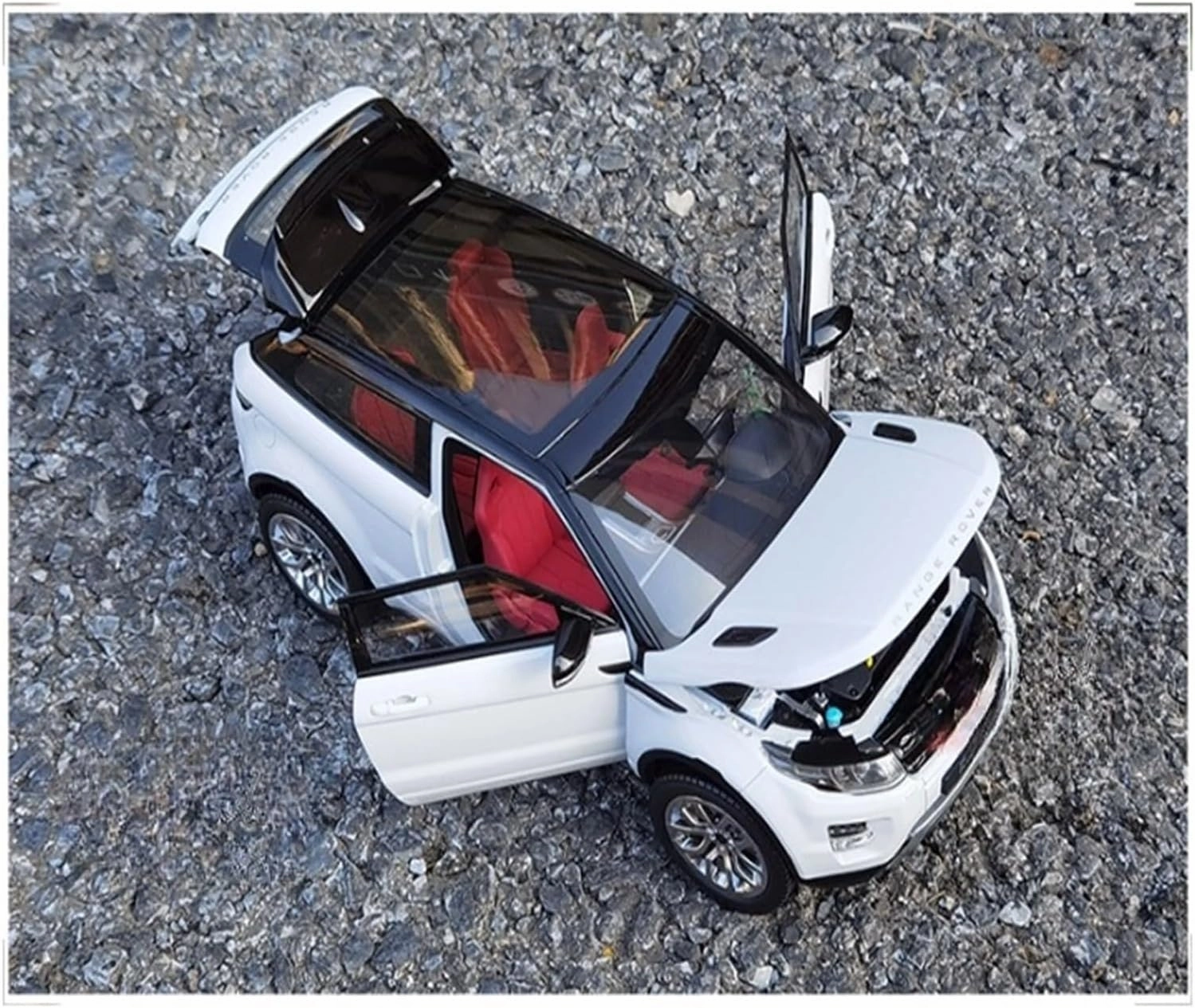 Sports car Metal Model 1:18 for Land Rover Evoque SUV SVU Full Door Die-cast Alloy Car Model White Gold for Home Décor(White)