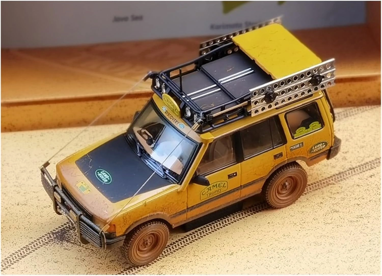 Sports car Metal Model 1:43 for Land Rover Discovery 1st Generation 5-Door Camel Cup Dirty Edition 1996 Car Model Yellow for Home Décor